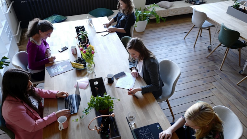 LLMOとは?SEOとの違いとAI時代のコンテンツ戦略の全体像